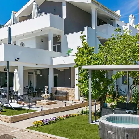 Cozy In With View Apartment Vodice
